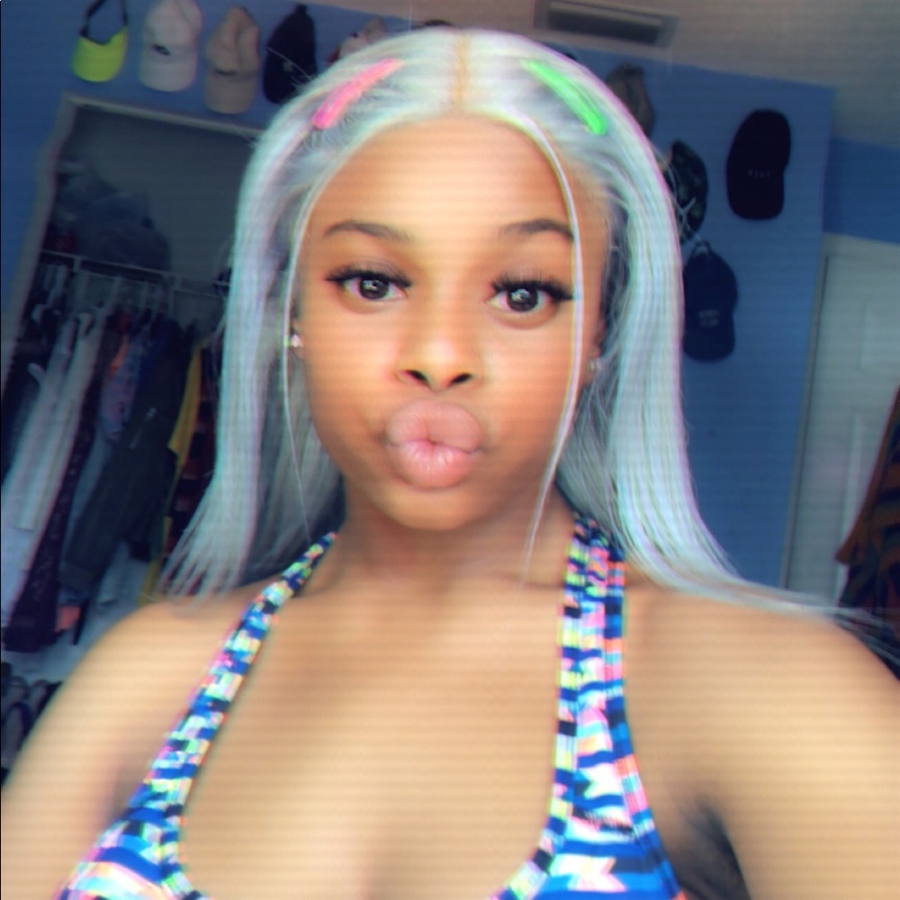 Meet your Posher, Shaneisha